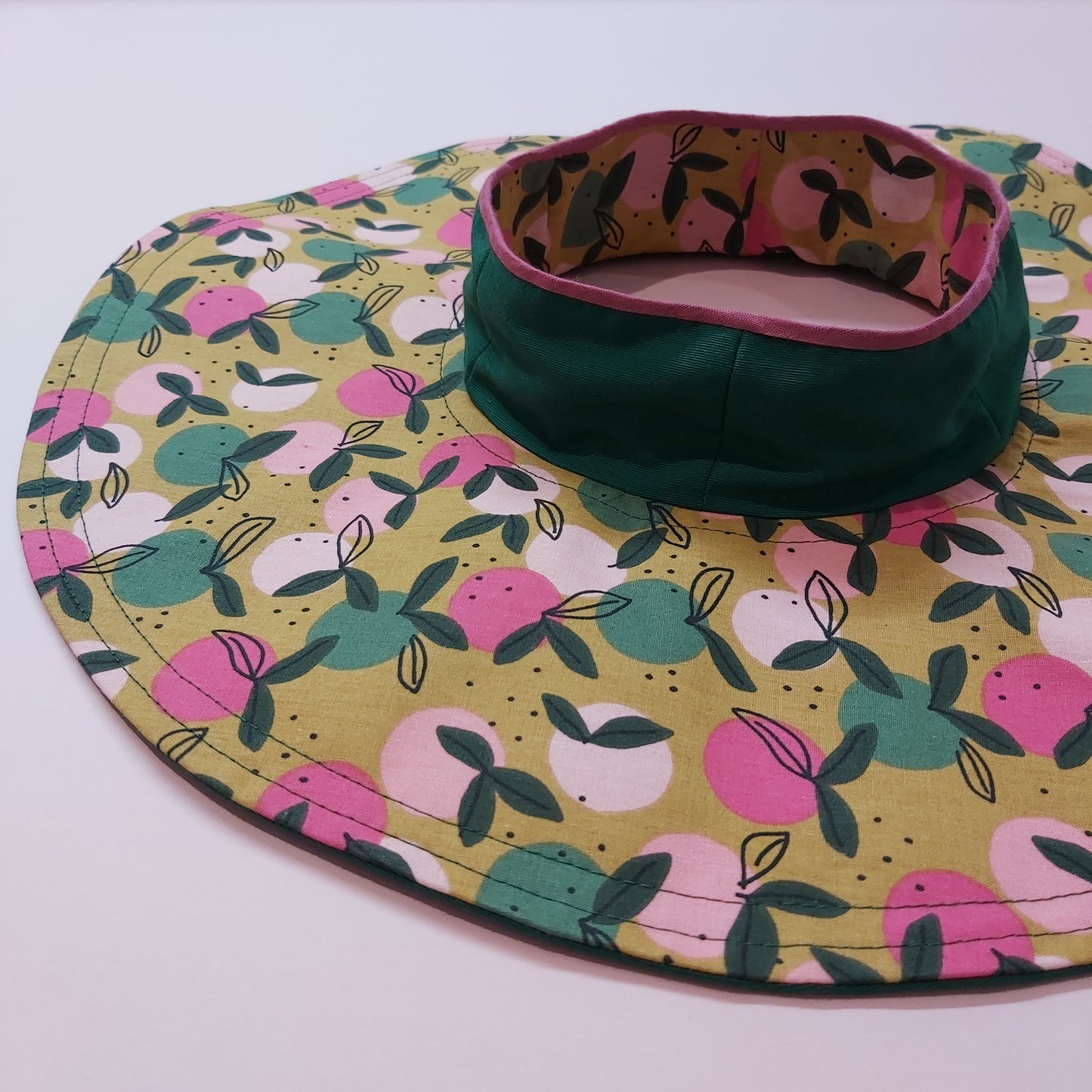 Topless Greystoke Reversible sun hat - Sewing pattern