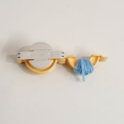 DIY Eyeball Pom Pom instructions