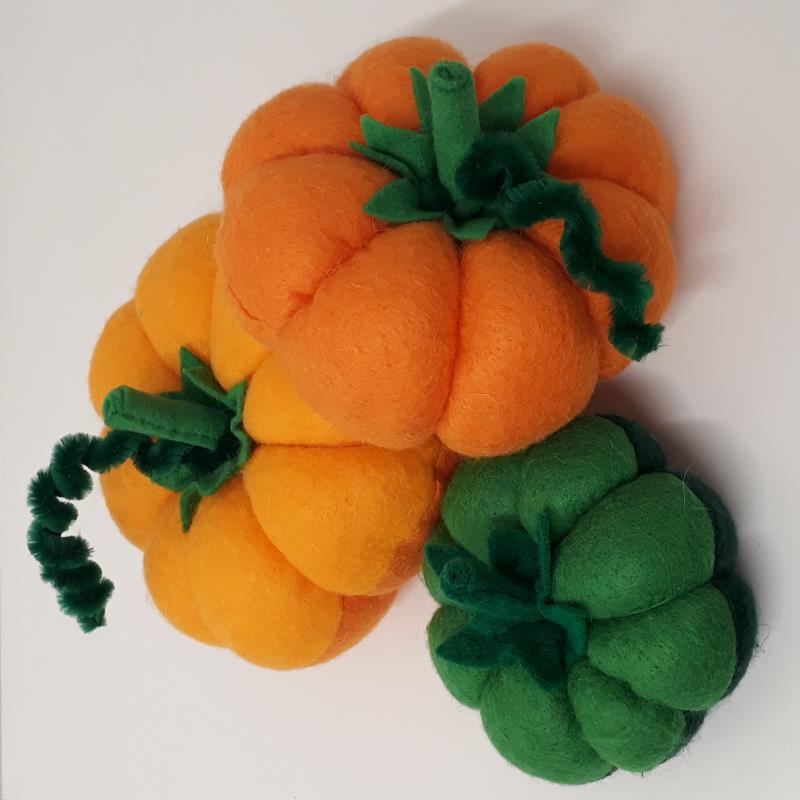 Freckles Felt Pumpkins sewing templates