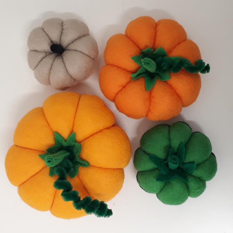 Freckles Felt Pumpkins sewing templates