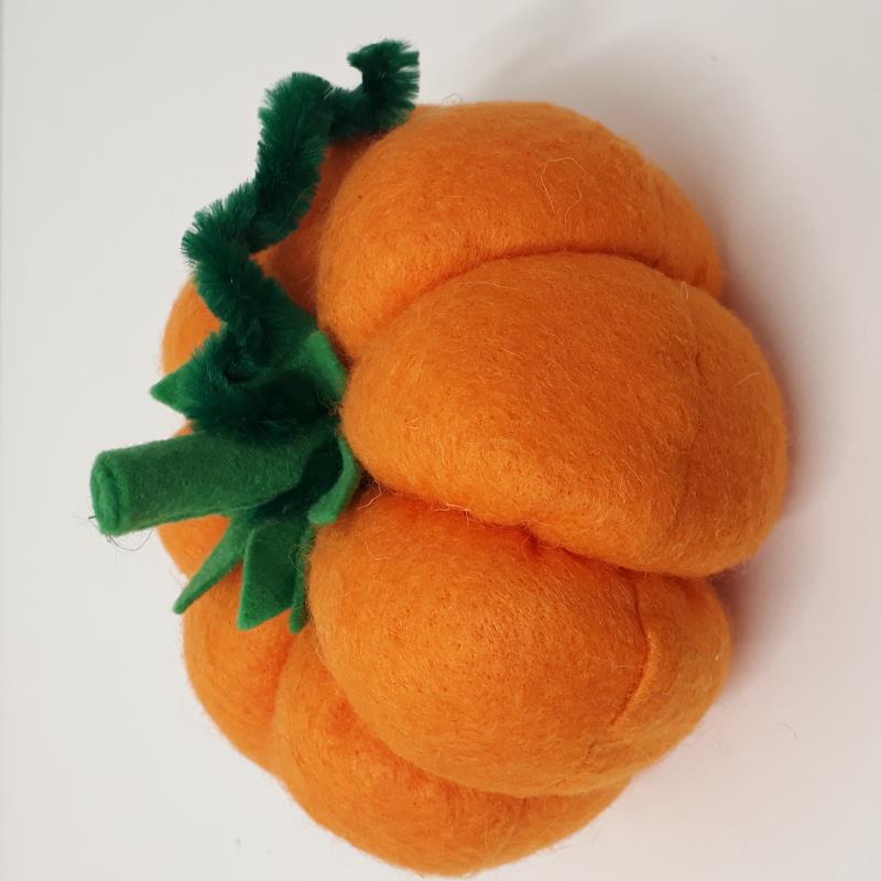 Freckles Felt Pumpkins sewing templates