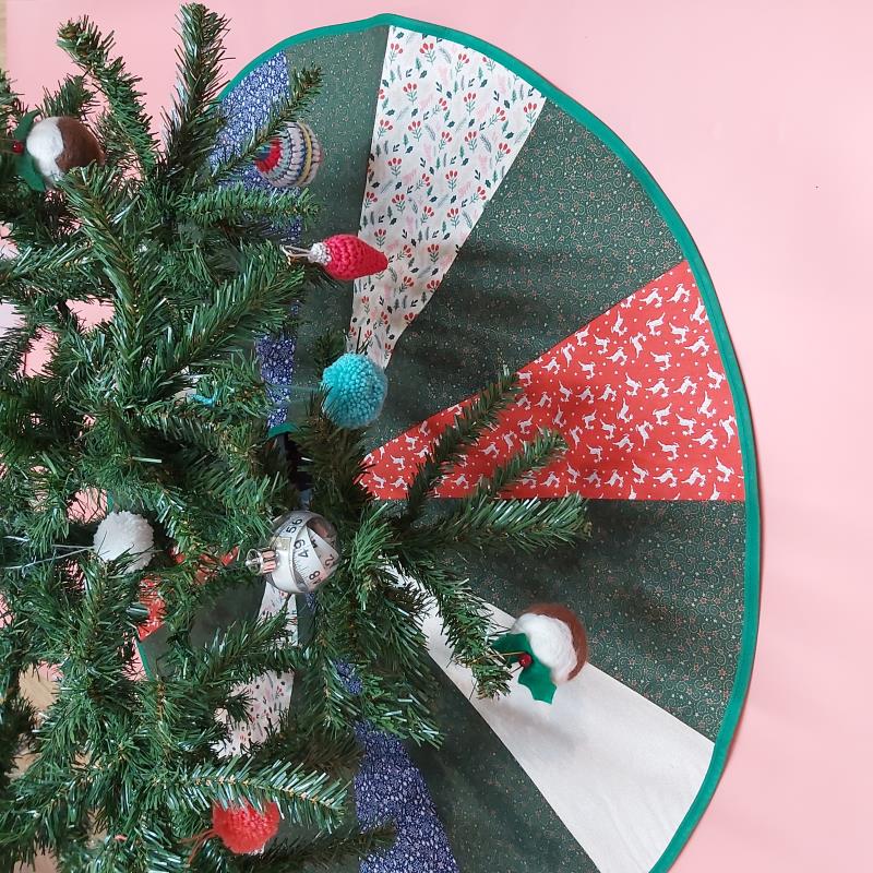 FREE FQ Christmas Tree Skirt sewing pattern template